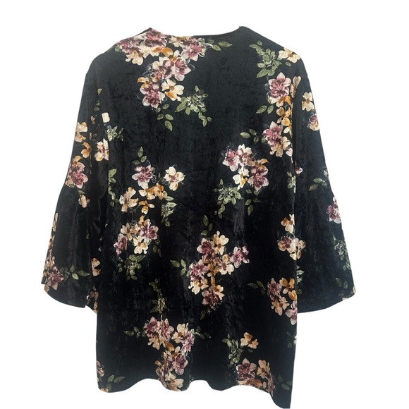 Women's 2X PLUS Black Velvet Floral Whimsigoth Flare 3/4 Sleeve Open Front Top - Picture 4 of 4